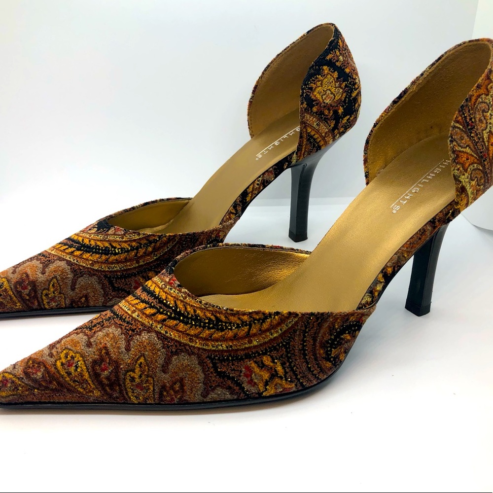 Woman dress pump shoe size 9.5 paisley brown tones